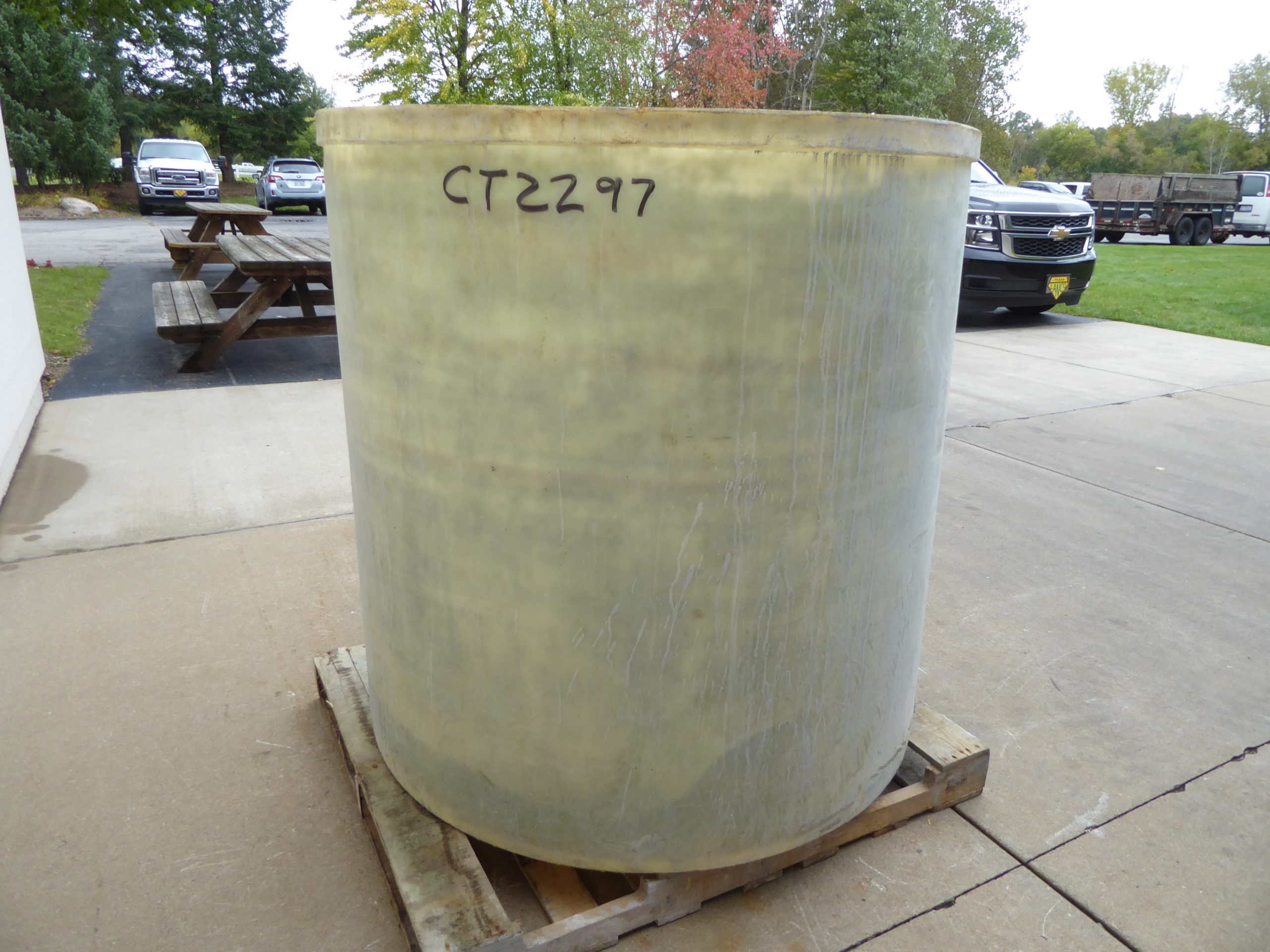 Used Cylindrical Tank - 350 Gallon Poly Round Tank CT2297-Tanks-Cylindrical