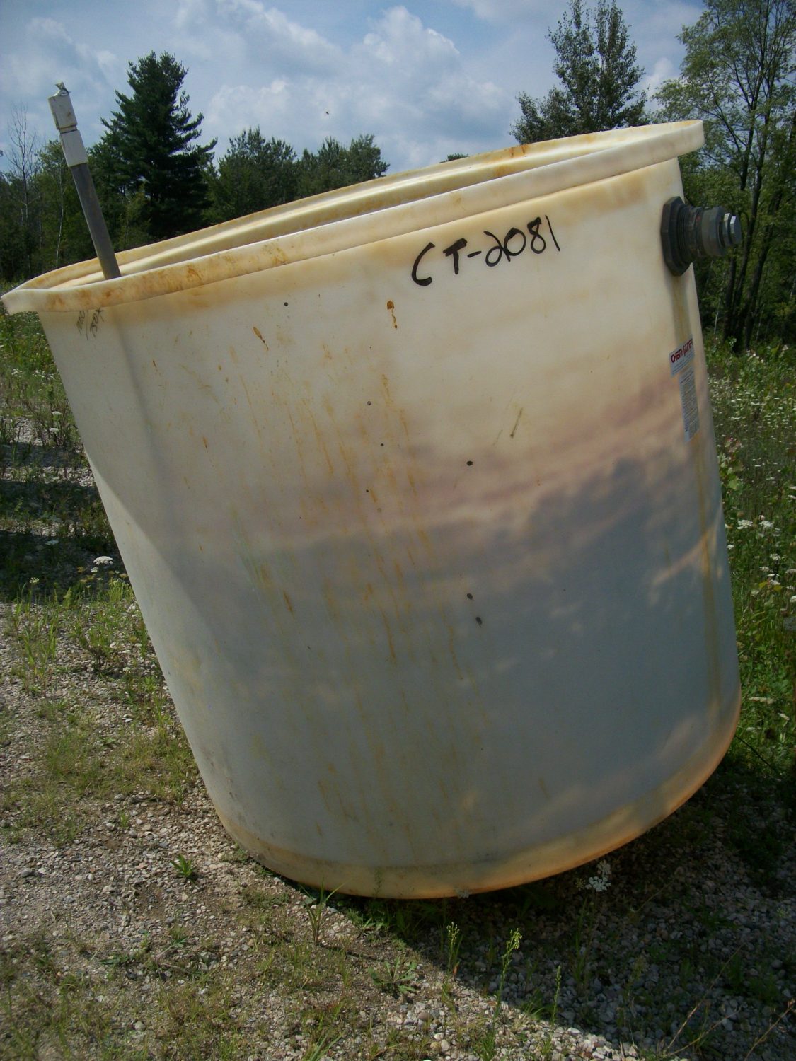 Used Cylindrical Tank - 750 Gallon Poly Round Tank-Tanks-Cylindrical