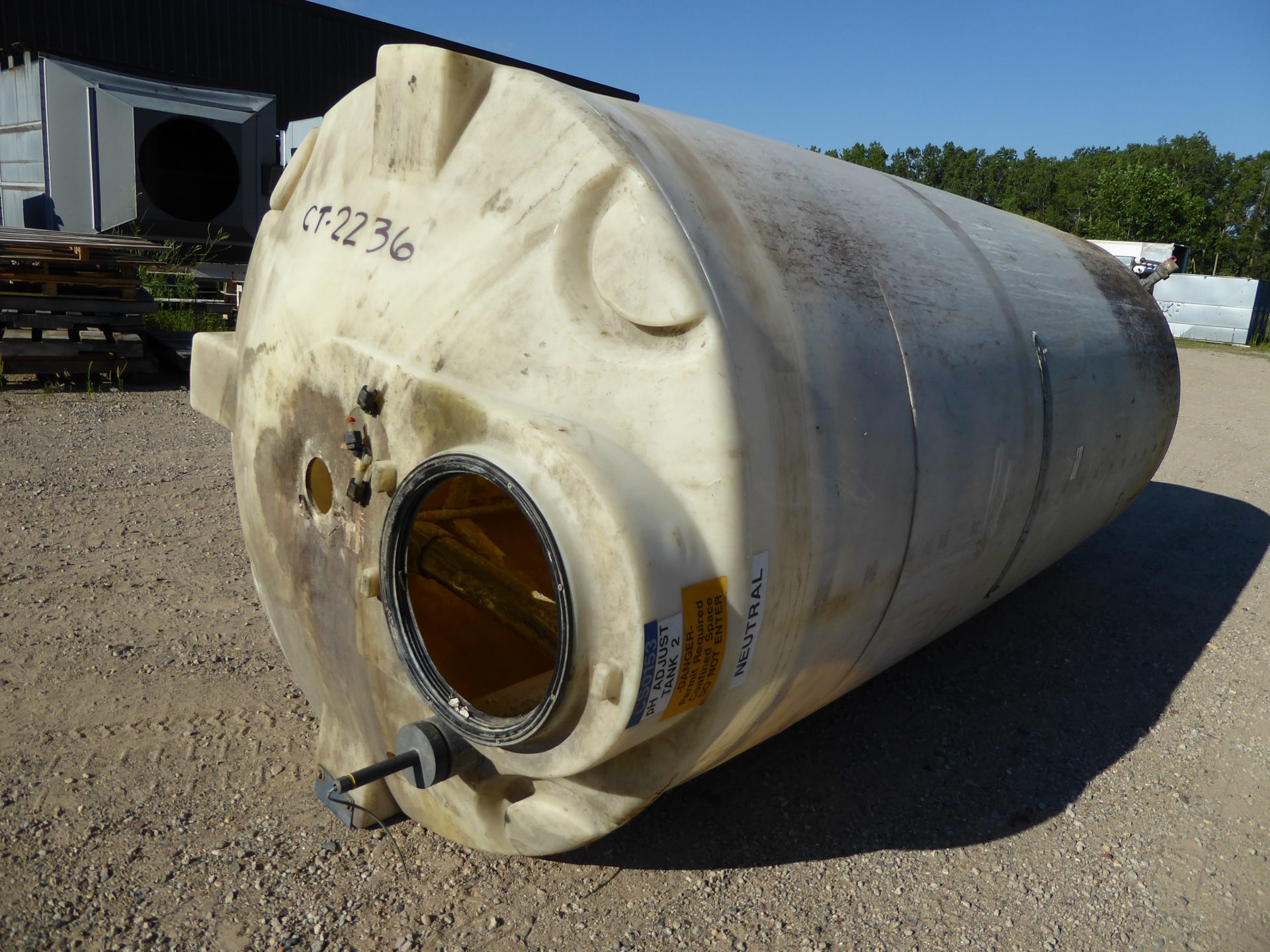 Used Cylindrical Tank - 1,800 Gallon Poly Round Tank-Tanks-Cylindrical