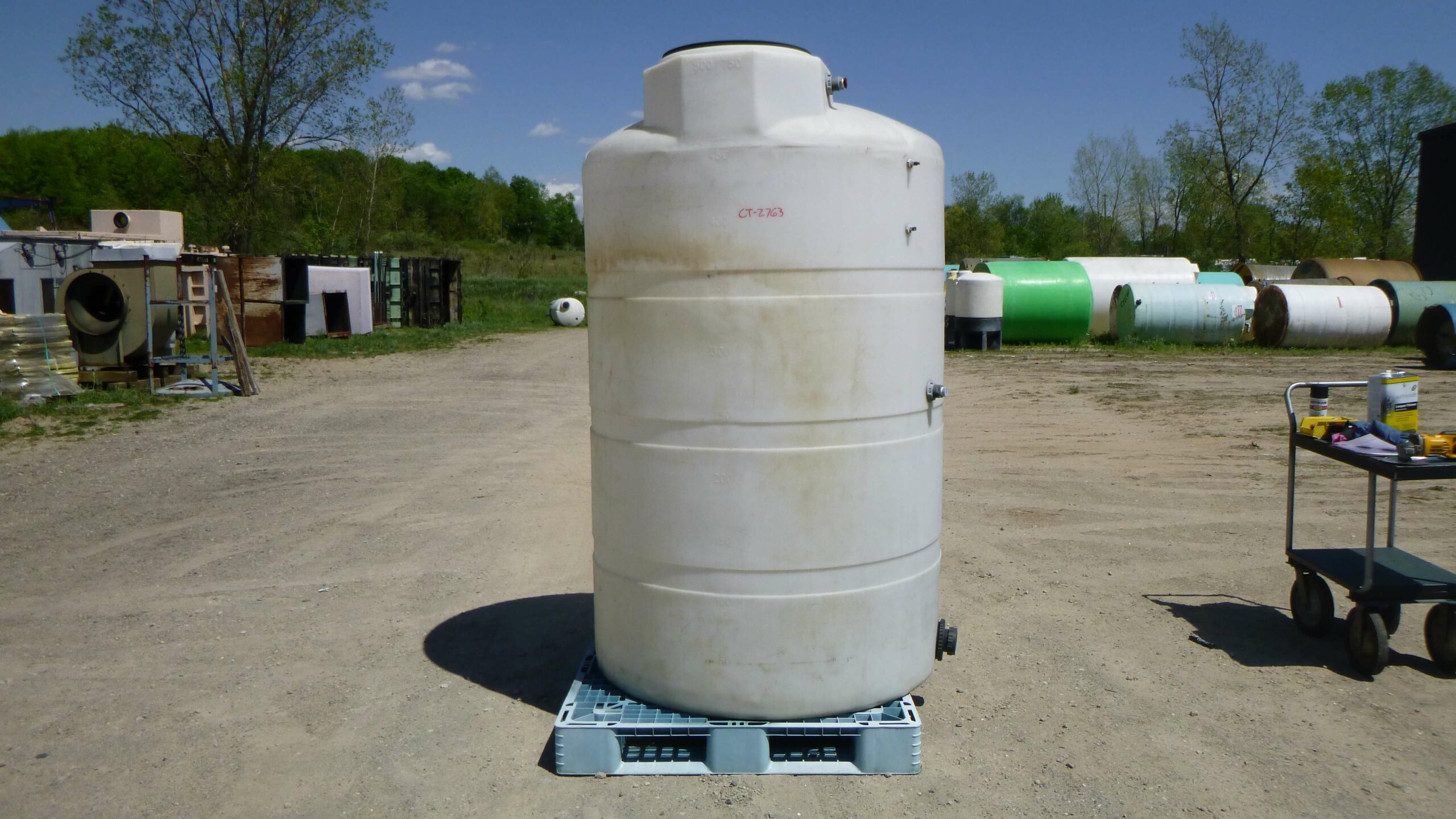 900 Gallon Poly Round Tank CT2763 - Lanco Corporation | Used Industrial ...