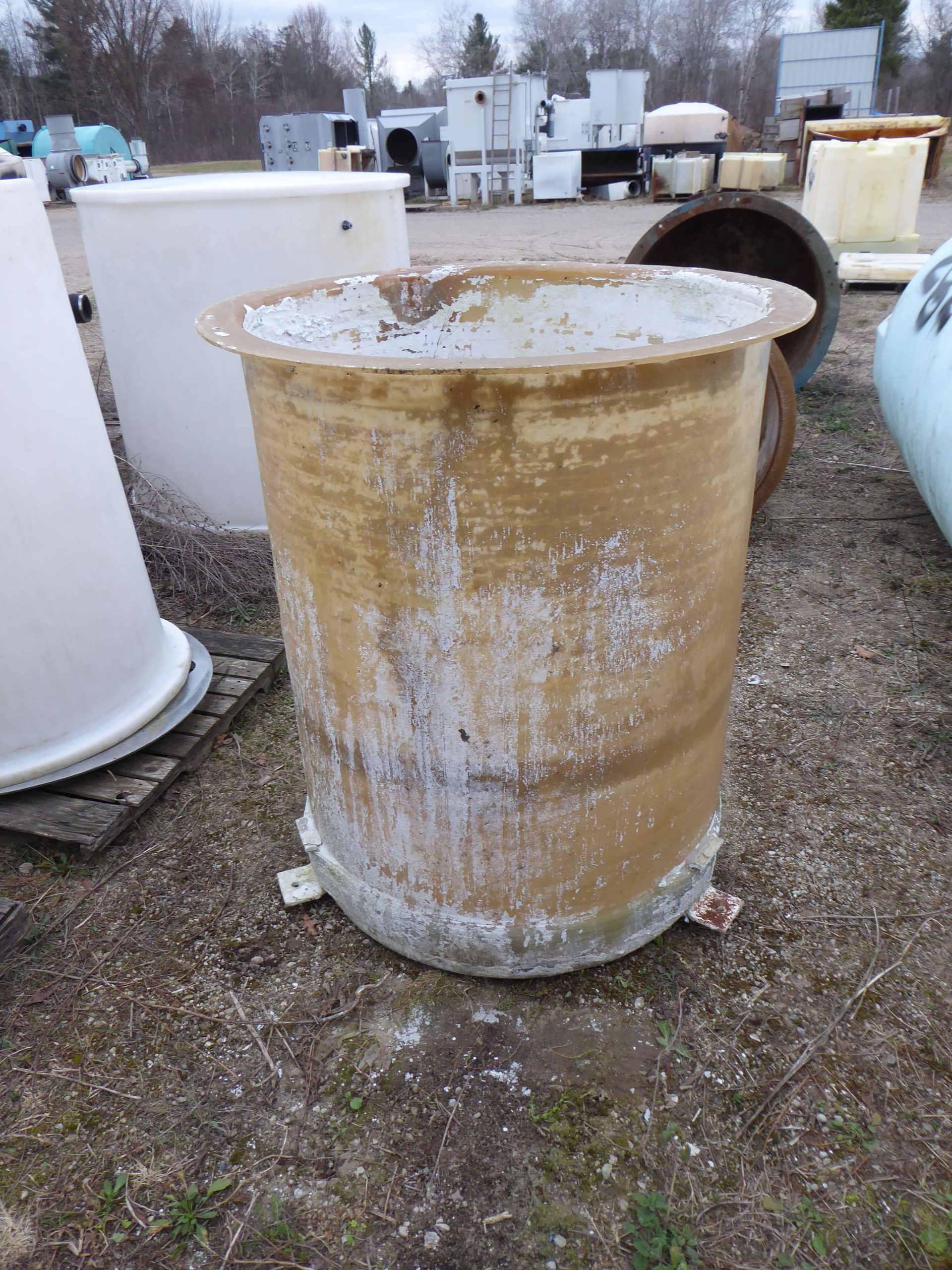 210 Gallon Fiberglass Round Tank CT2847 - Lanco Corporation | Used ...