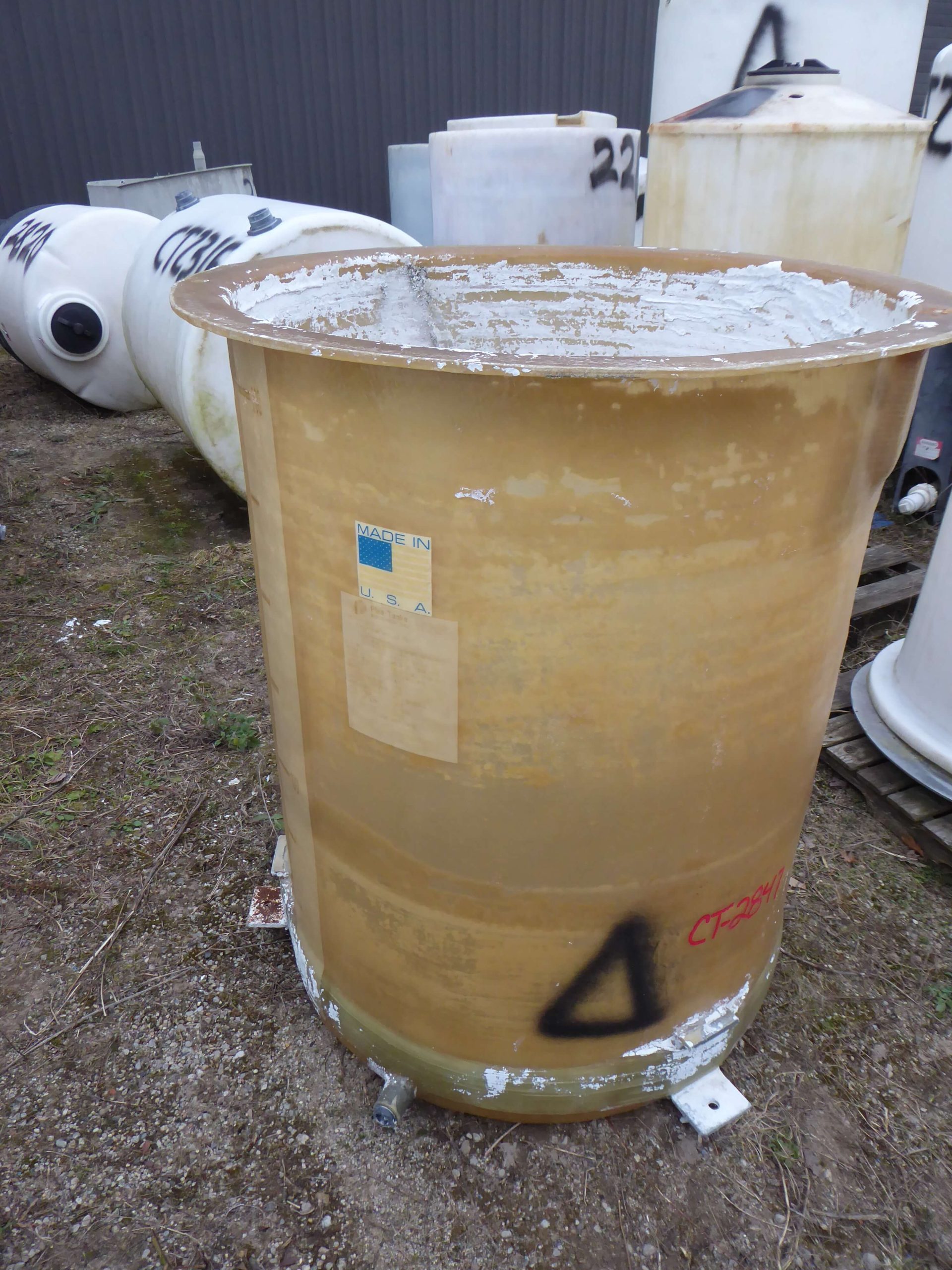 210 Gallon Fiberglass Round Tank CT2847 - Lanco Corporation | Used ...